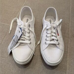Superga Women’s 2750 Cotu Class Low cut White Sneakers, Tags on, Size 8